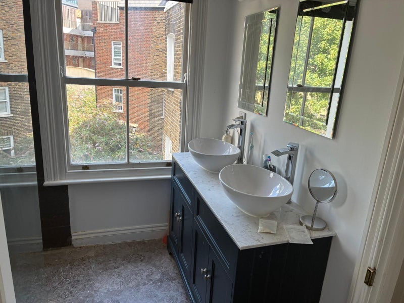 Room Strathblaine Road in Greater London
