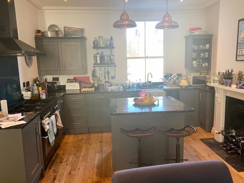 Room Strathblaine Road in Greater London