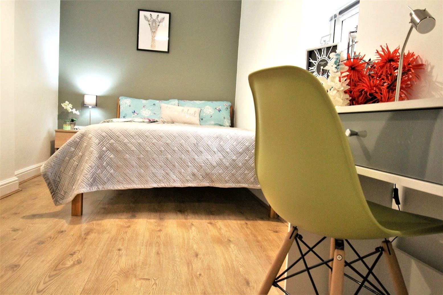 Room Monks Road in Lincoln