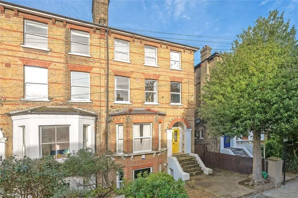 Flat Spenser Road in Greater London