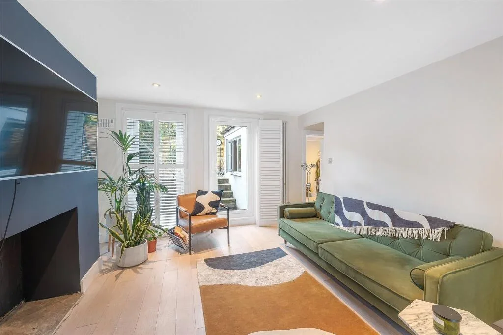 Flat Spenser Road in Greater London