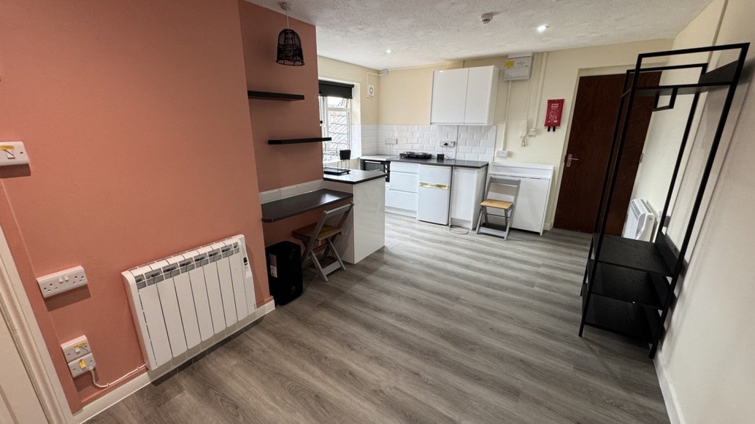 Flat Frome Road in Trowbridge