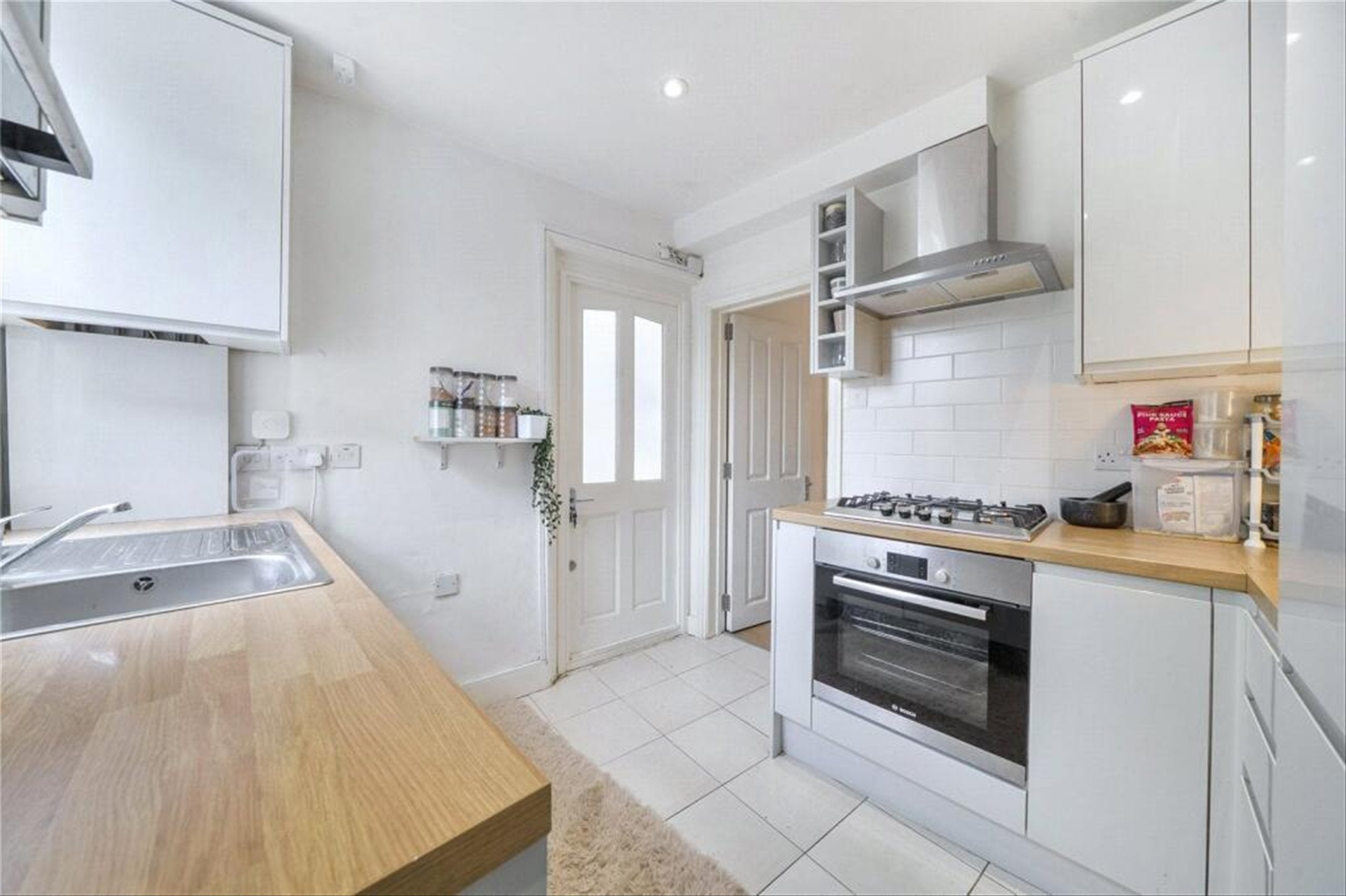 Flat Beaumont Road in London