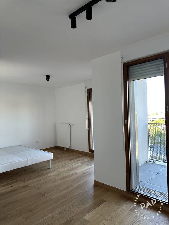 Flat Parvis Samuel Paty in Rosny-sous-Bois