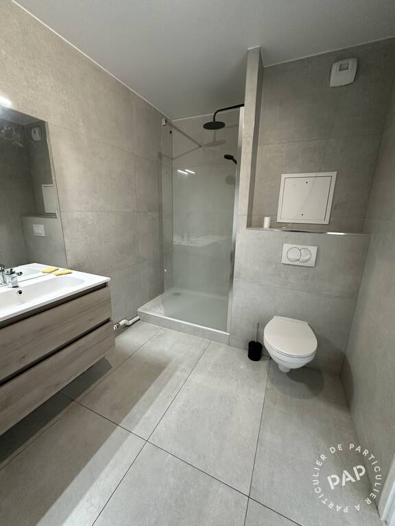 Flat Parvis Samuel Paty in Rosny-sous-Bois