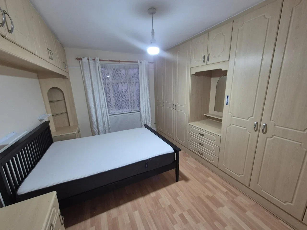 Room Eldon Avenue in Greater London