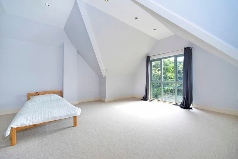 House Ingfield Manor Drive in Horsham