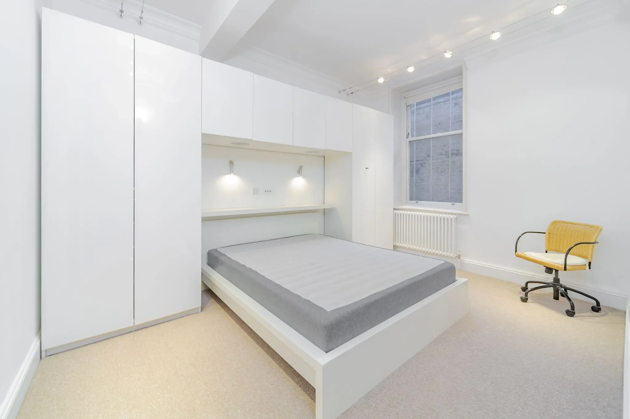 Flat West End Lane in Greater London