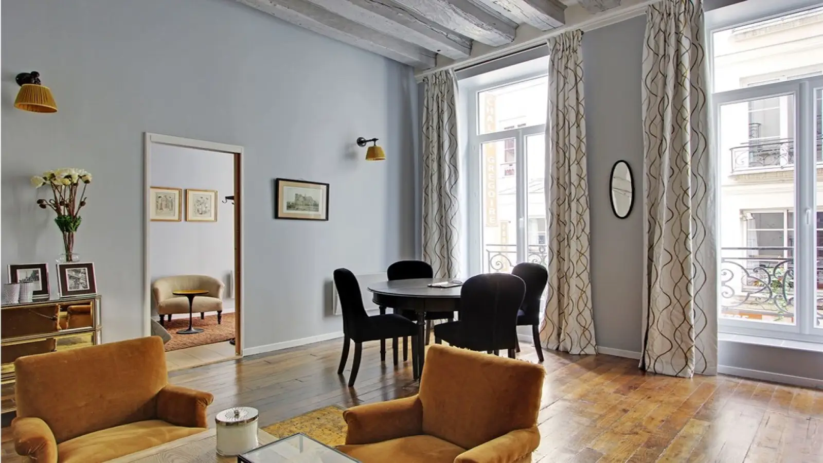 Appartement Rue Grégoire de Tours à Paris