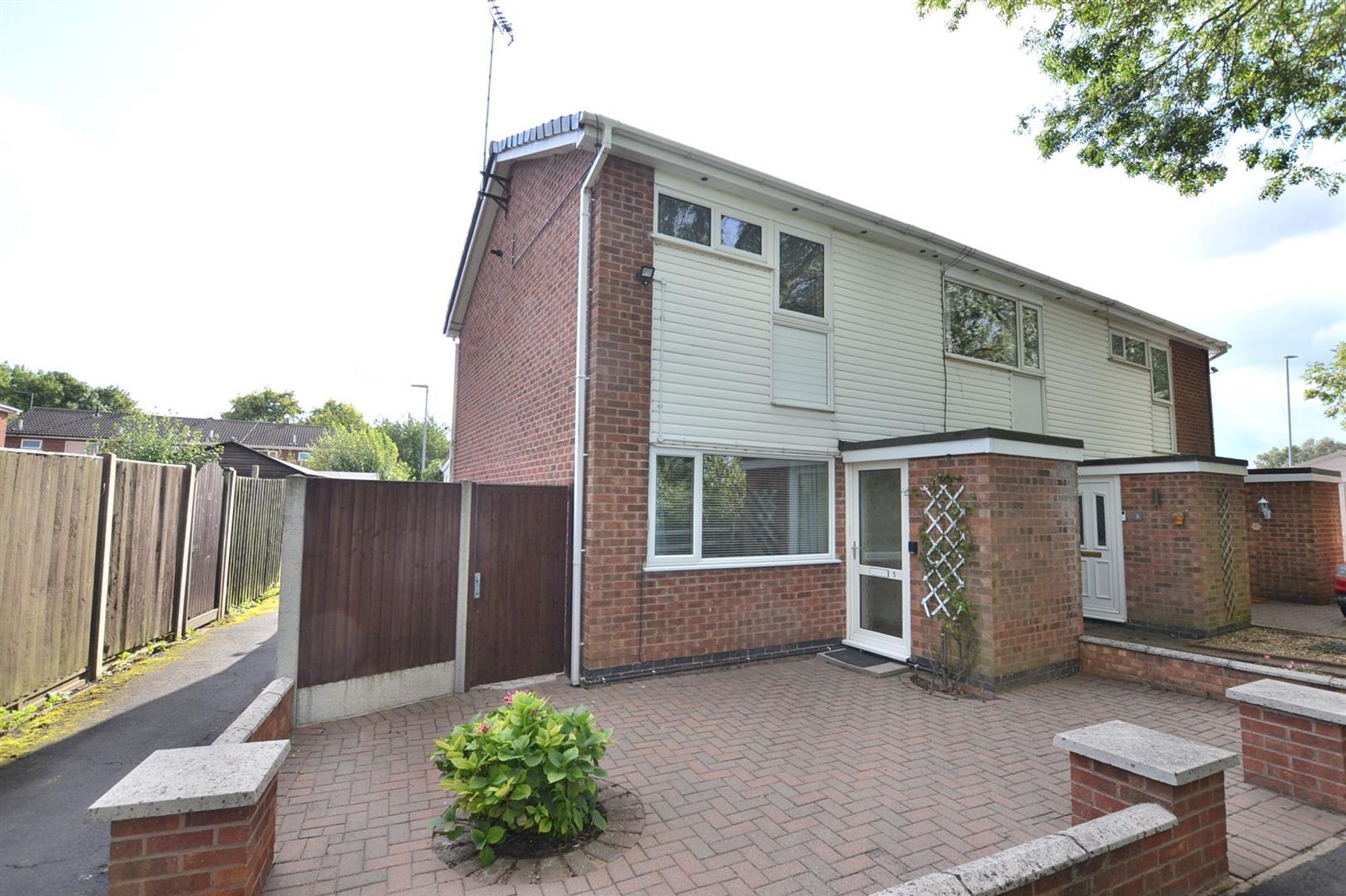 House Lanes Close in Charnwood