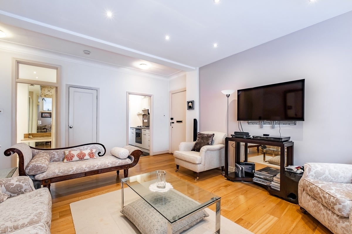 Flat Franklins Row in Greater London