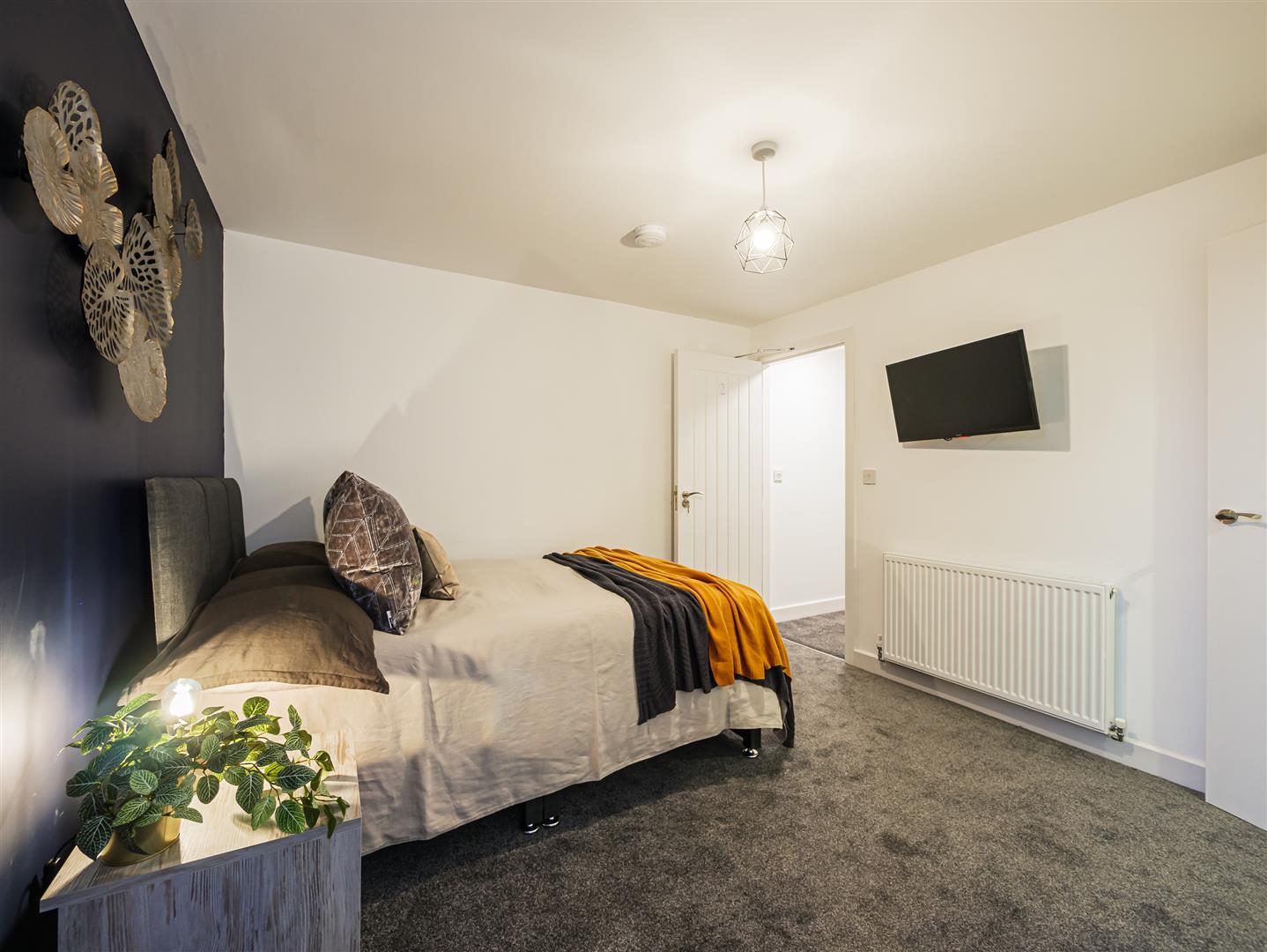 Room Humber Avenue in Coventry