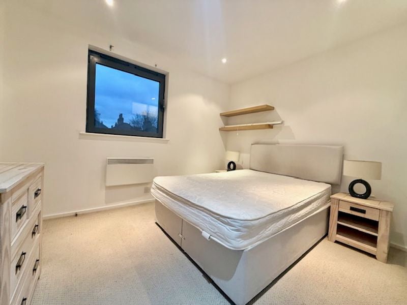 Flat Devonport Street in Greater London