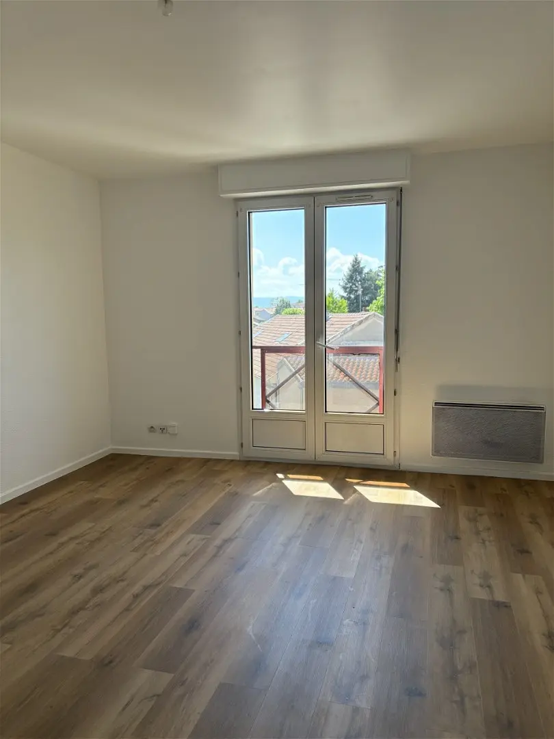Flat Rue Parmentier in Feurs