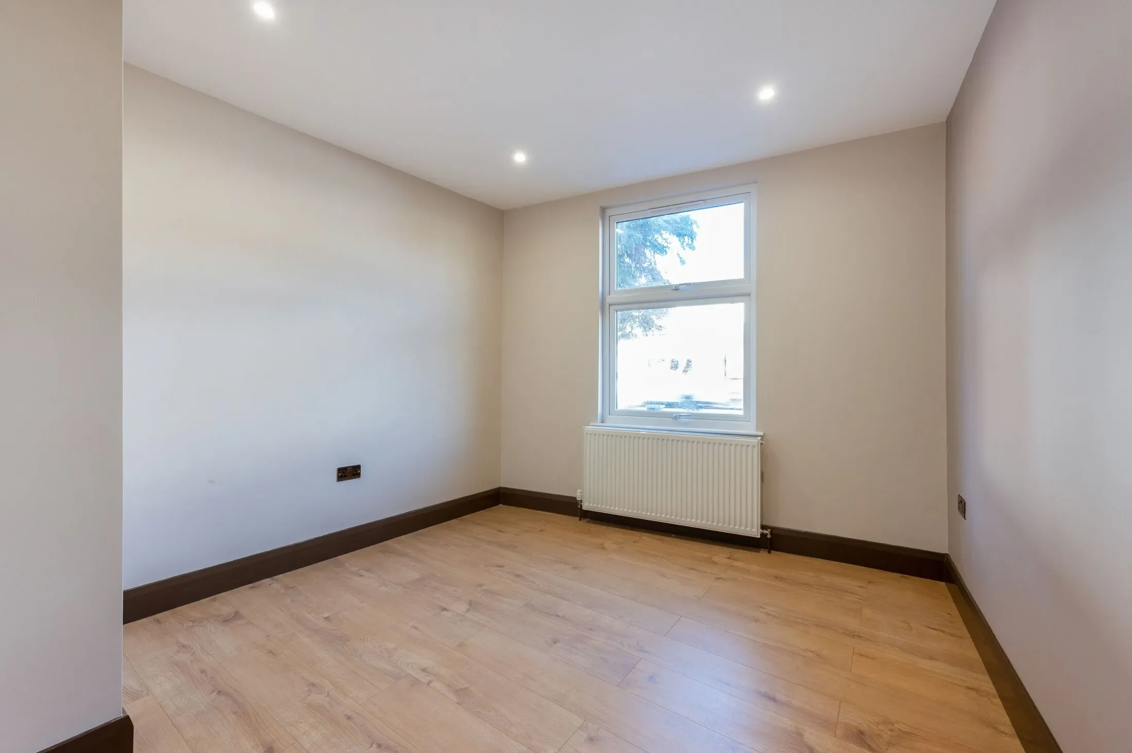 Flat Stafford Road in Greater London