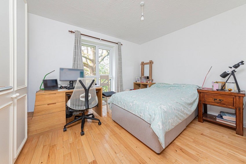 Flat Shaw Park in Crowthorne