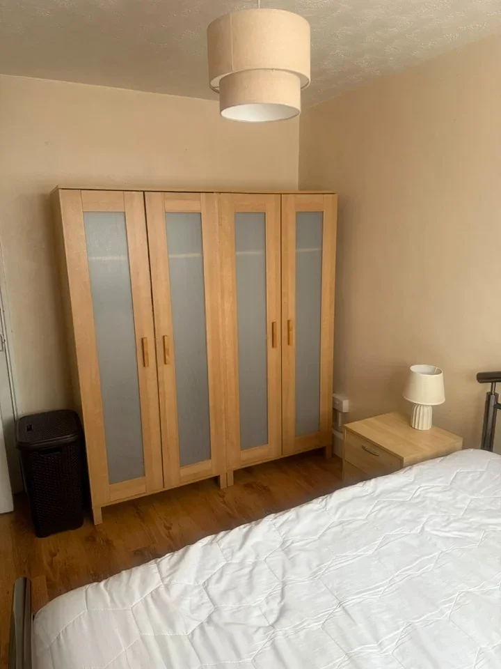 Room Beaumont Road in Greater London