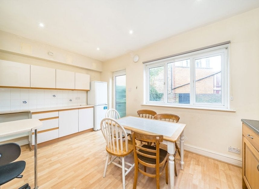 House Links Road in Greater London