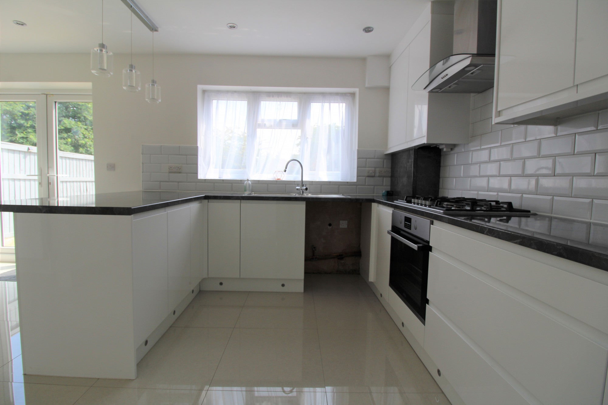House Rosslyn Avenue in Greater London