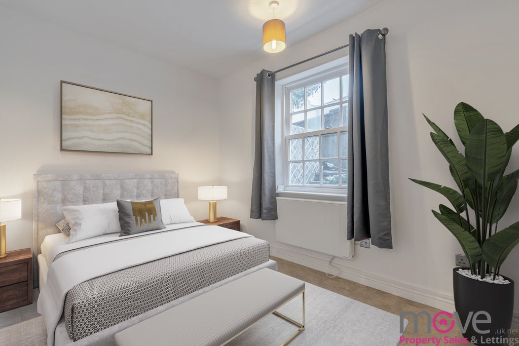 Flat Lansdown Crescent in Cheltenham