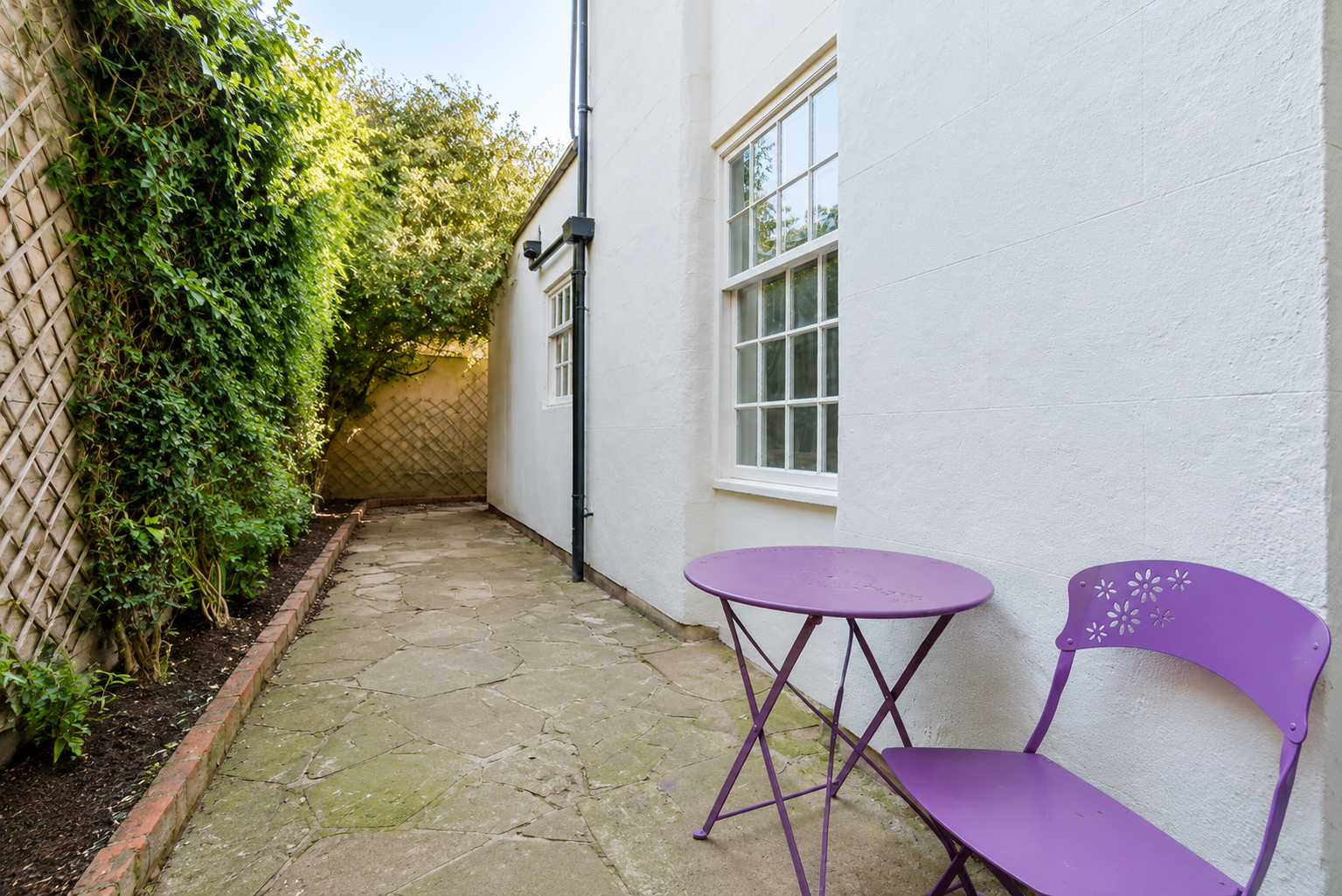 Flat Lansdown Crescent in Cheltenham