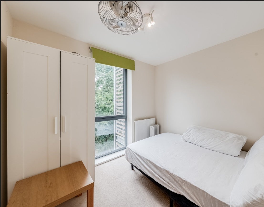Room Joslin Avenue in Greater London