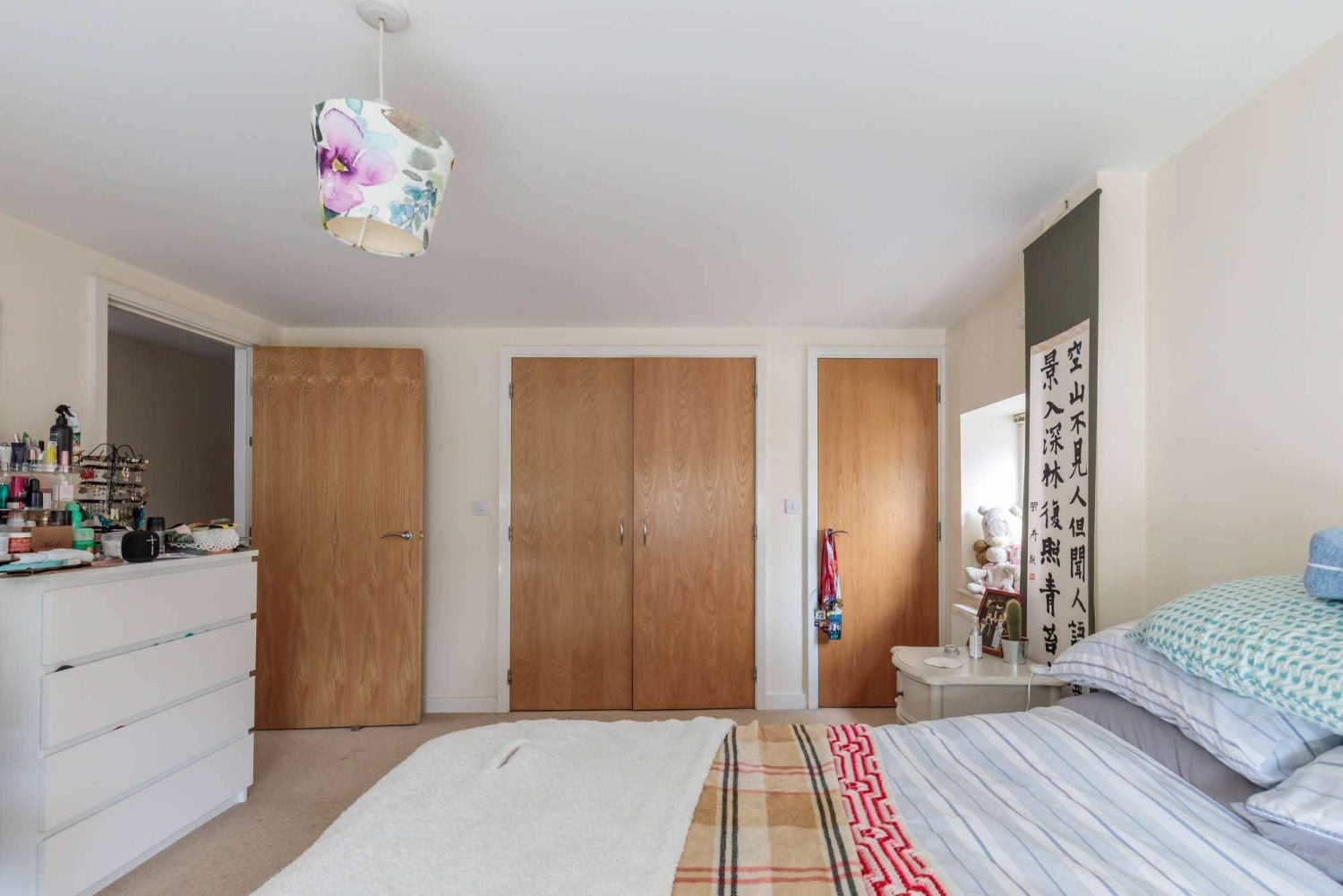 Flat Shepperton Road in Greater London