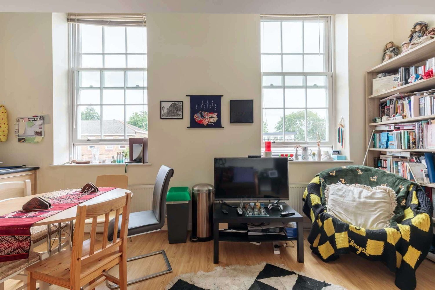 Flat Shepperton Road in Greater London