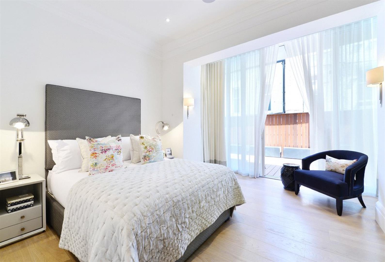 Flat Duke Street in City of Westminster