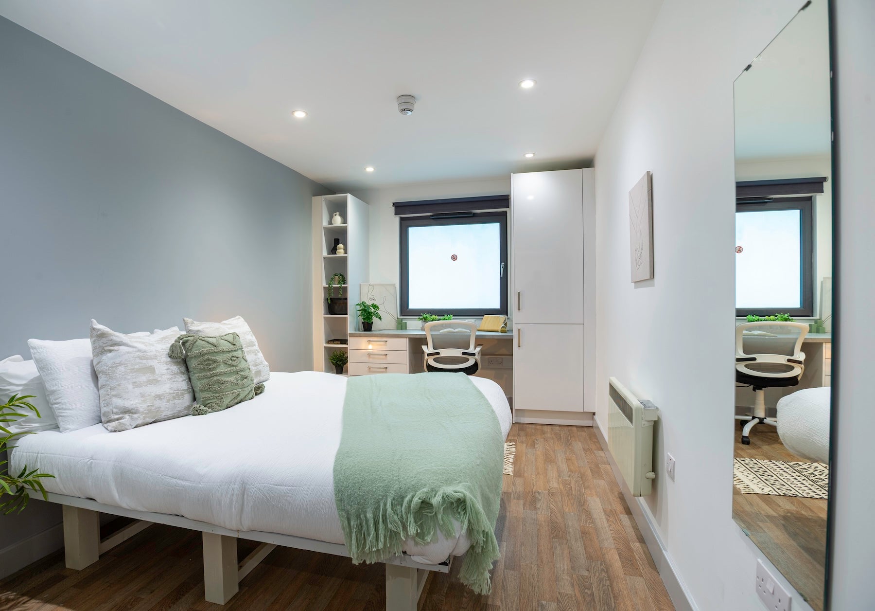 Flat Stoddart Street in Newcastle upon Tyne