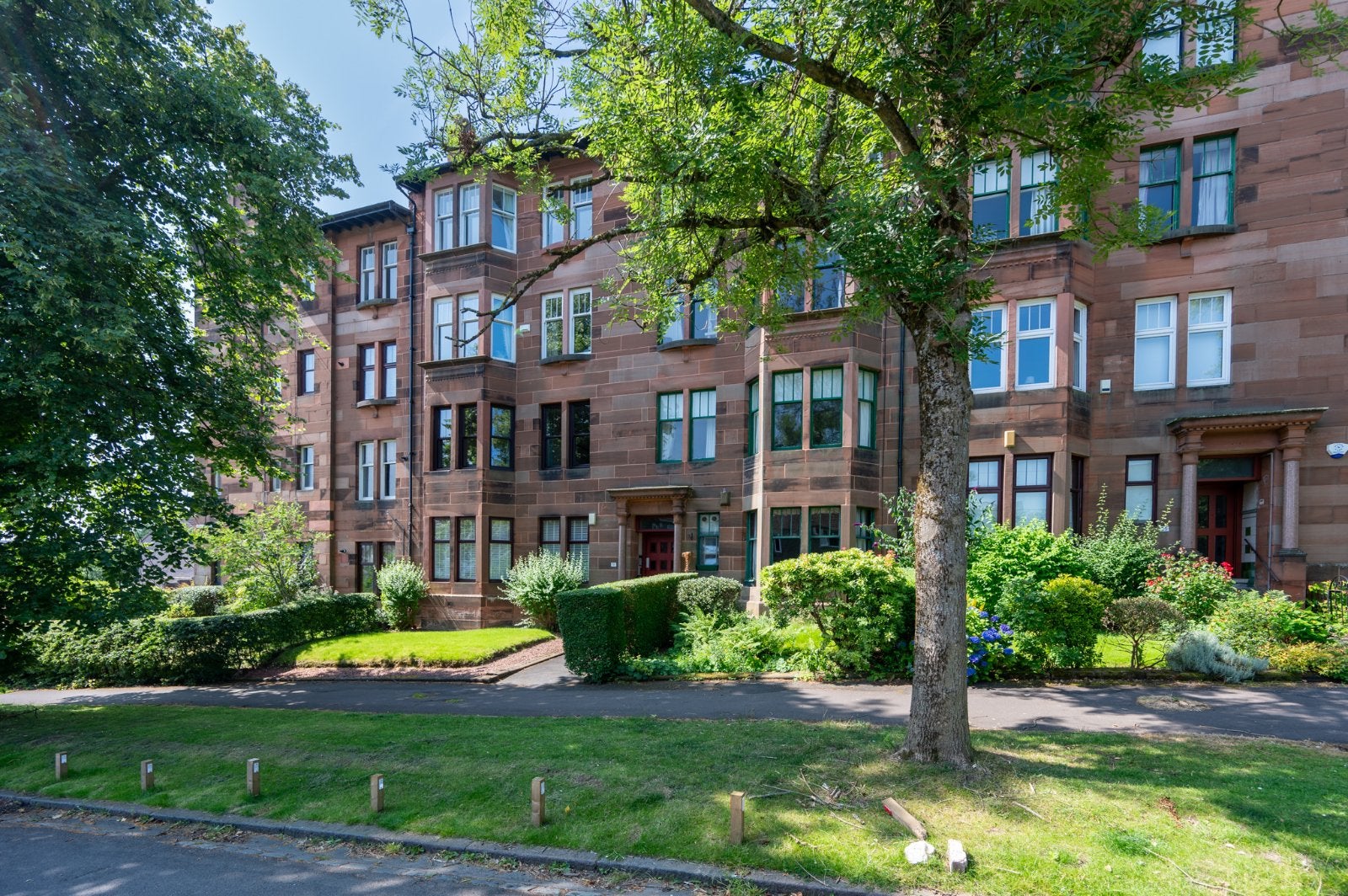 Flat Beechwood Drive in Glasgow