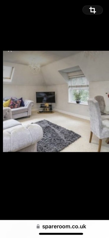 Flat Cranwells Lane in Farnham Royal