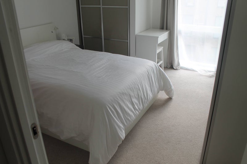 Room Aston Street in Greater London