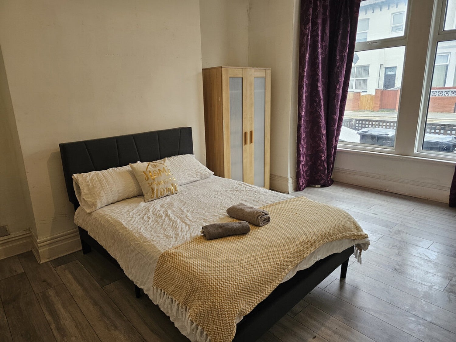 Room Queen Victoria Road in Blackpool