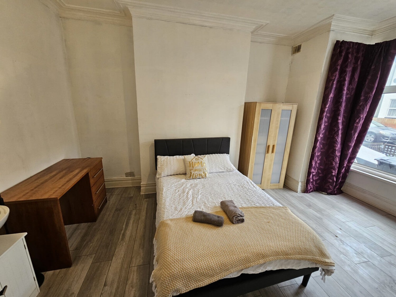 Room Queen Victoria Road in Blackpool