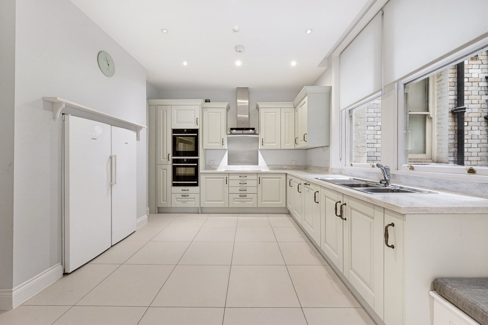 Flat Ambrosden Avenue in City of Westminster