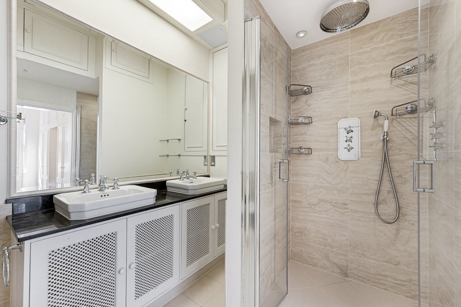 Flat Ambrosden Avenue in City of Westminster
