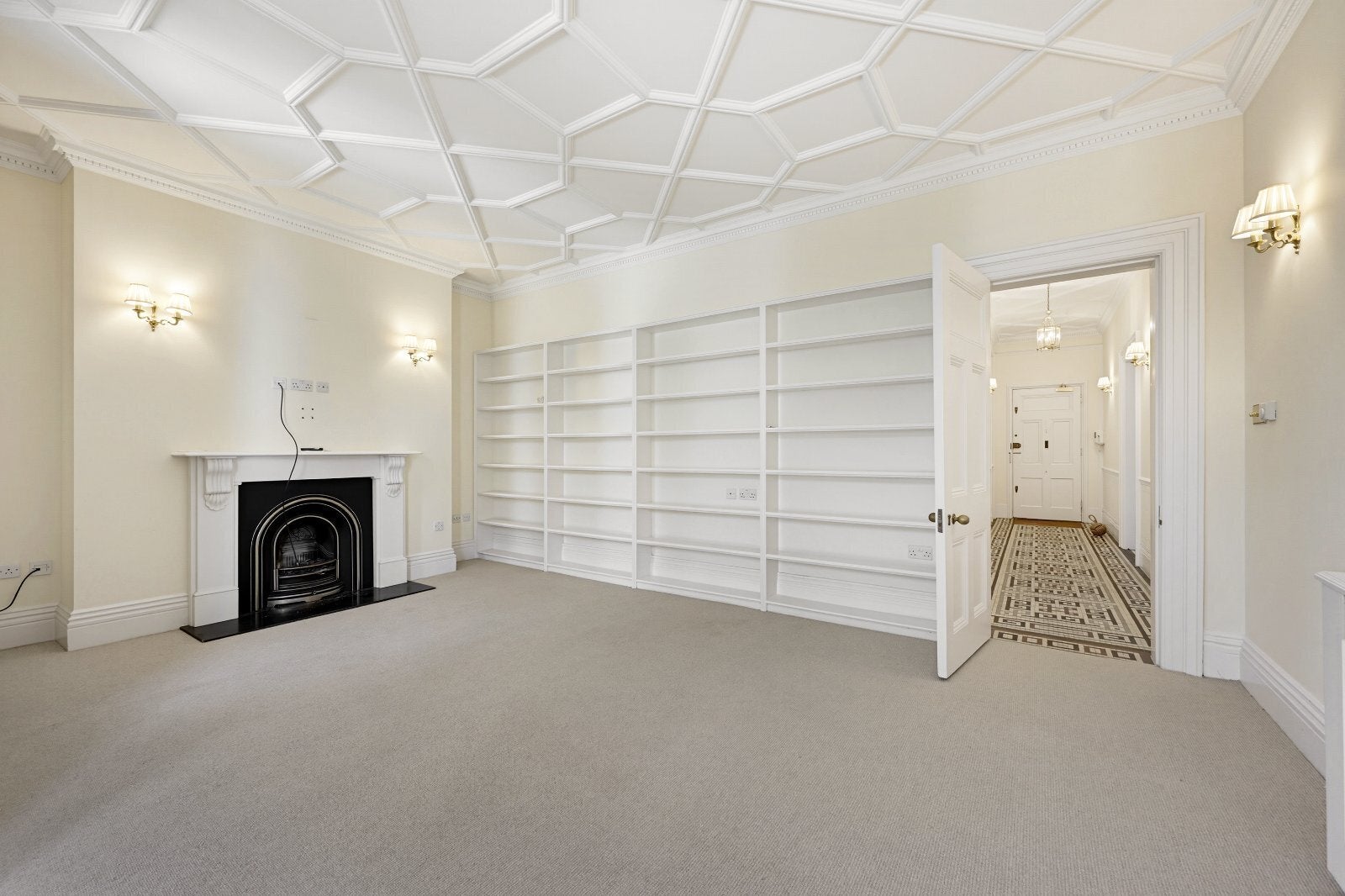 Flat Ambrosden Avenue in City of Westminster
