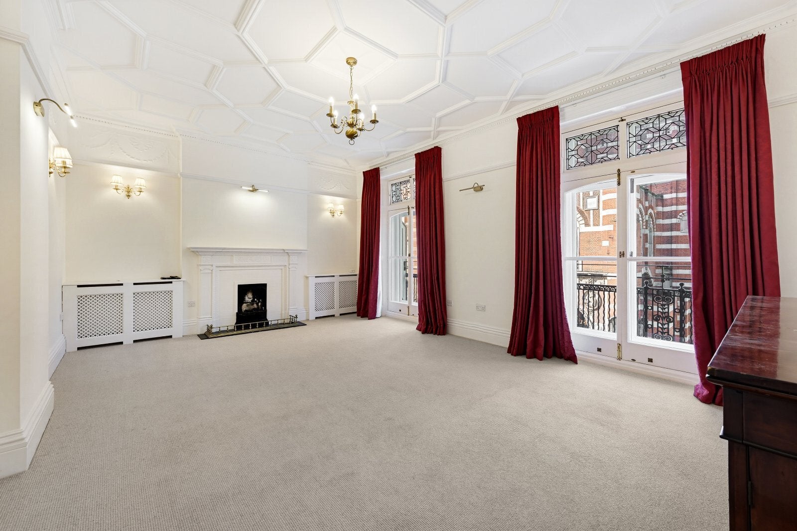 Flat Ambrosden Avenue in City of Westminster