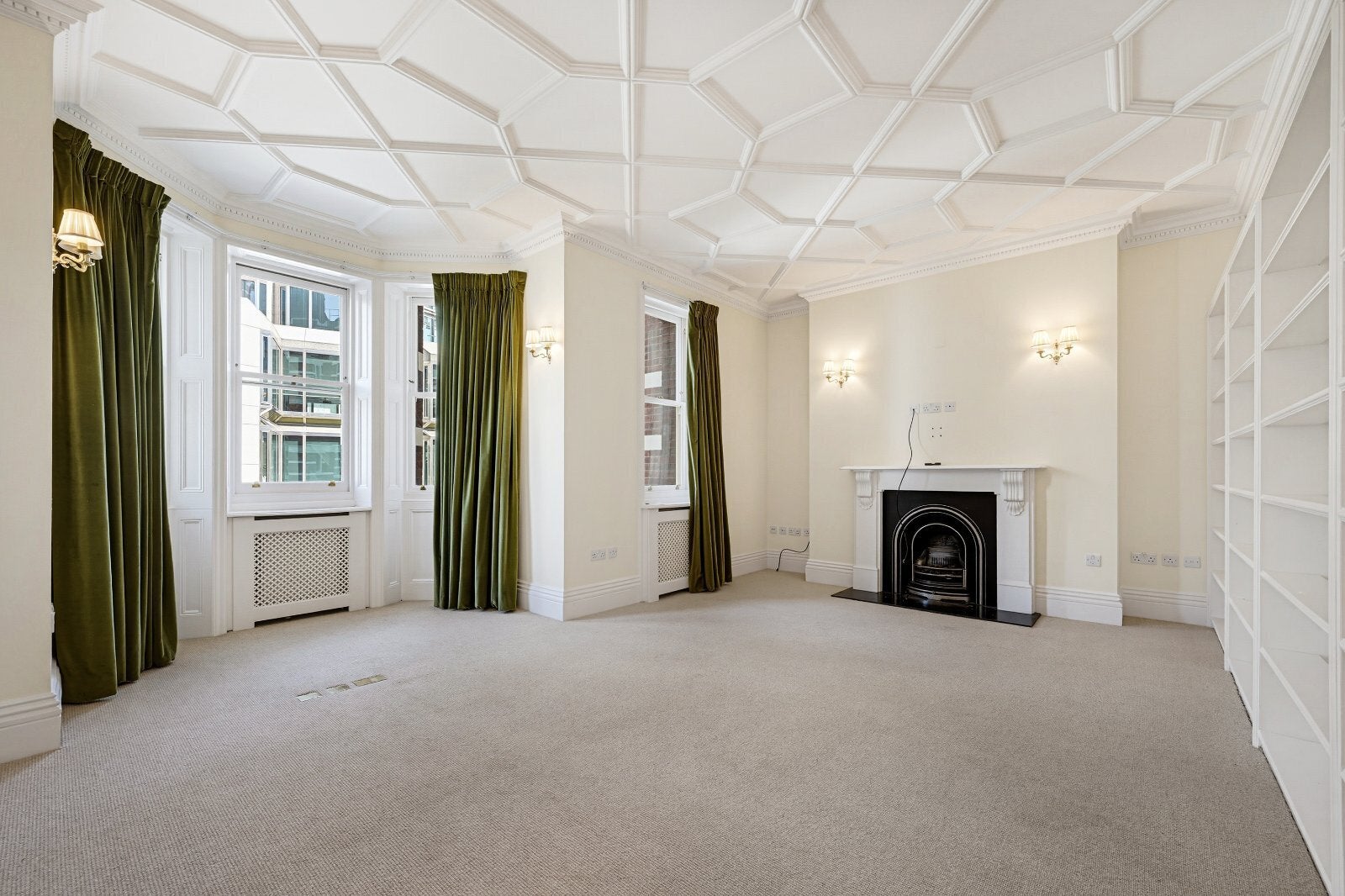 Flat Ambrosden Avenue in City of Westminster