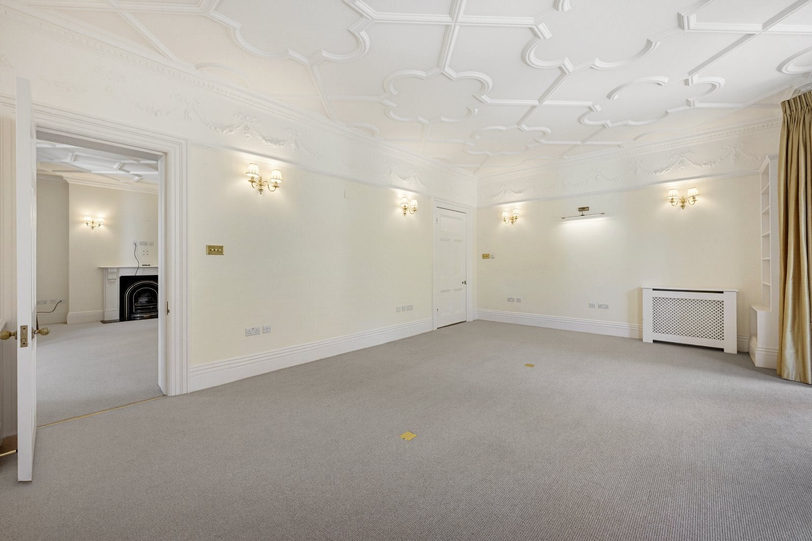 Flat Ambrosden Avenue in City of Westminster