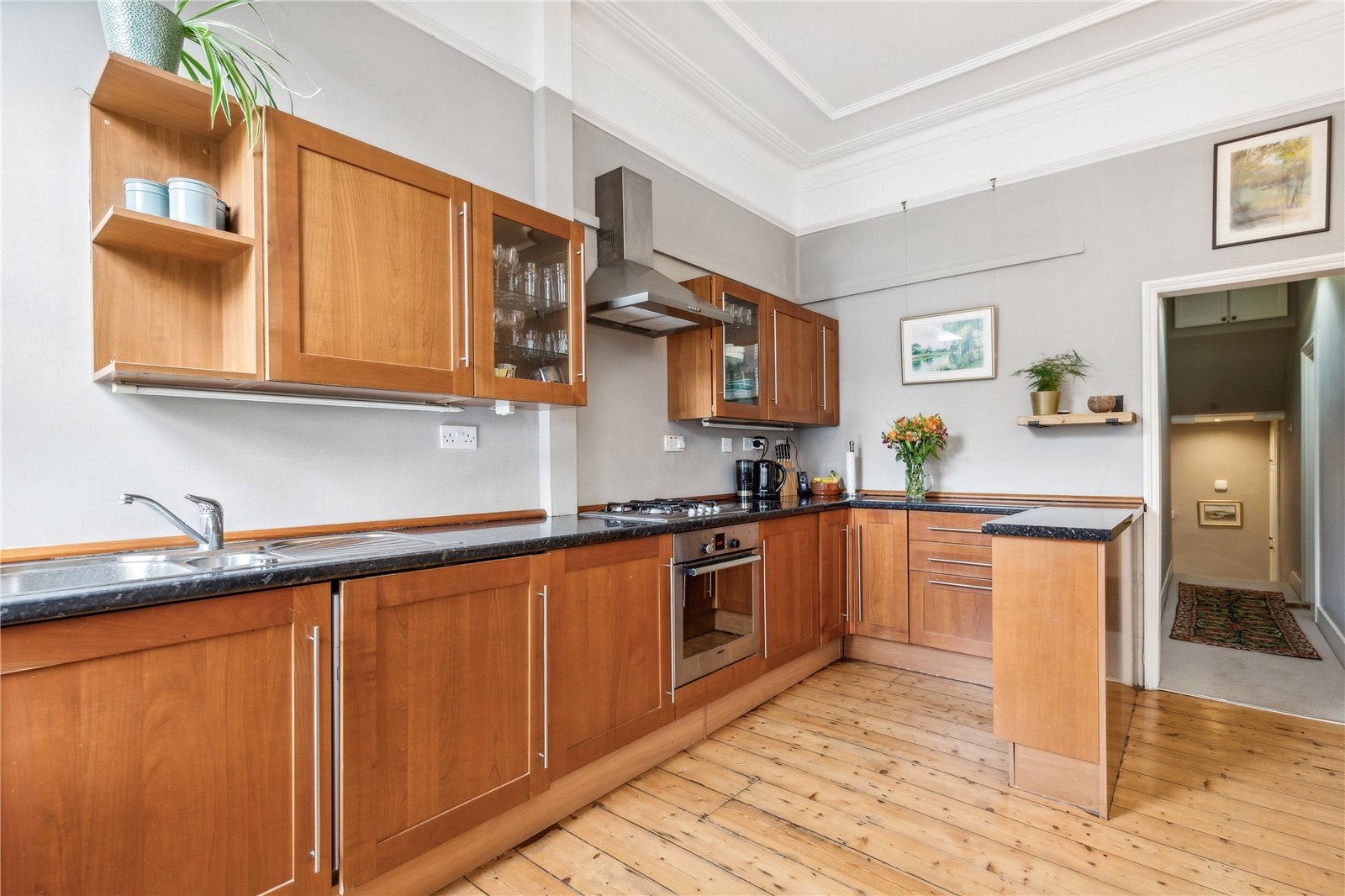 Flat Plympton Road in Greater London