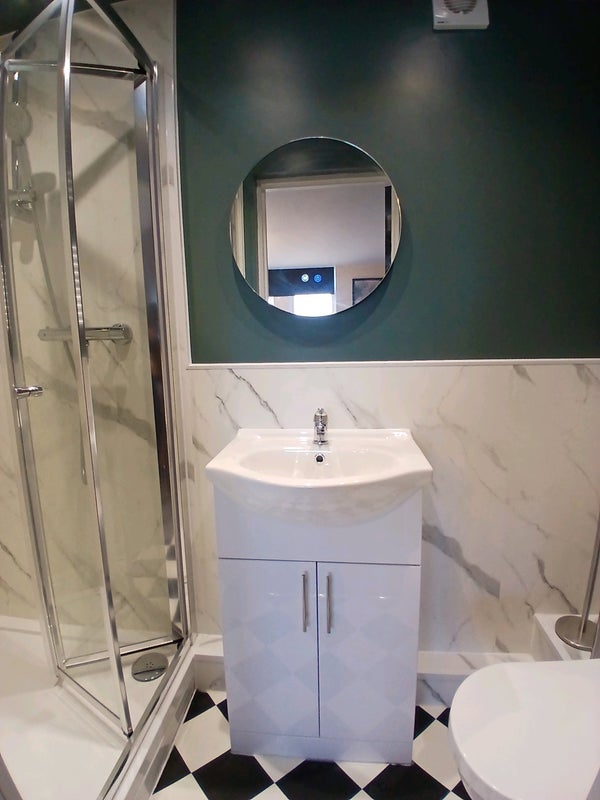 Room Ladybrook Lane in Mansfield Woodhouse