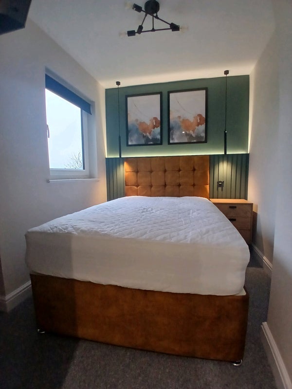 Room Ladybrook Lane in Mansfield Woodhouse