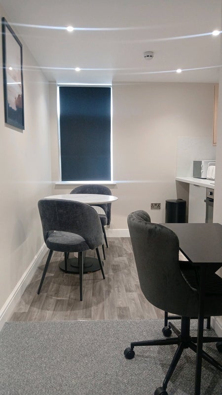 Room Ladybrook Lane in Mansfield Woodhouse