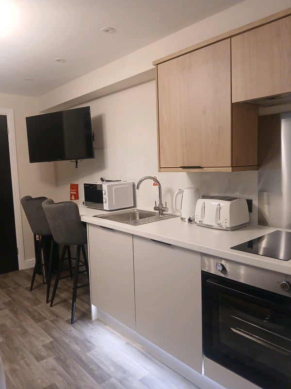 Room Ladybrook Lane in Mansfield Woodhouse