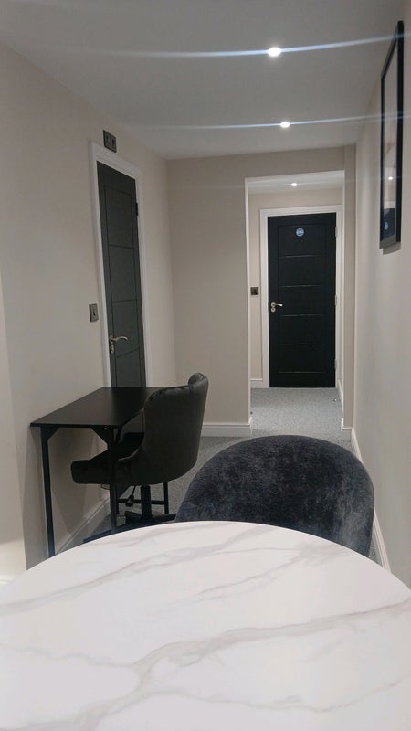 Room Ladybrook Lane in Mansfield Woodhouse