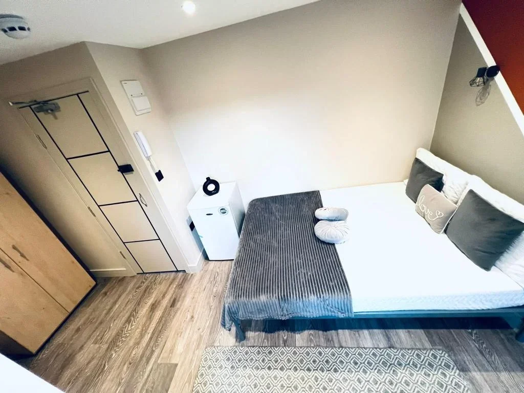 Room Leyland Road in Greater London