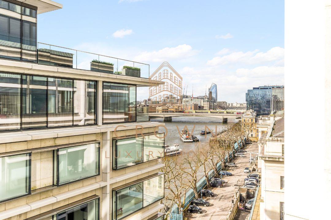 Flat Water Lane in City of London