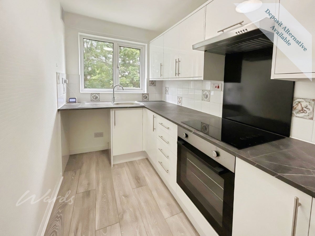 Flat Weybridge Close in Chatham